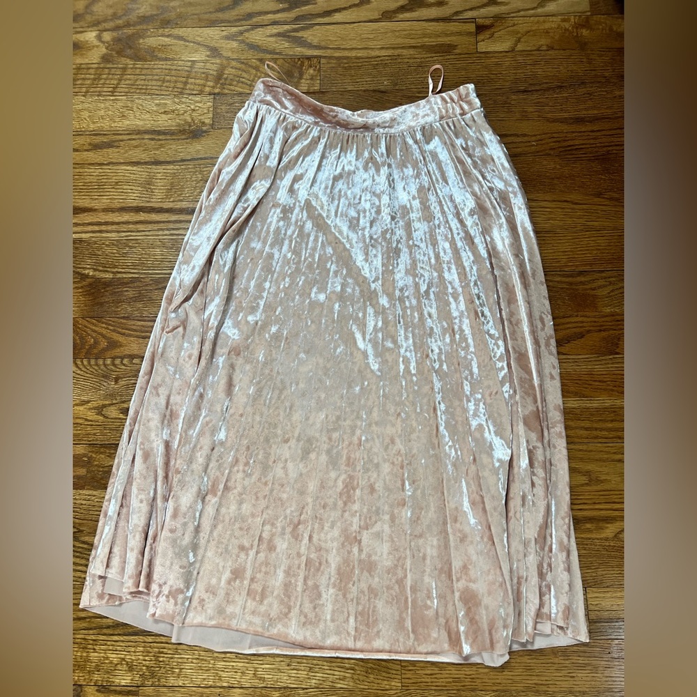 NWOT Miami Blush Crinkled Velvet Pleated A-Line Skirt